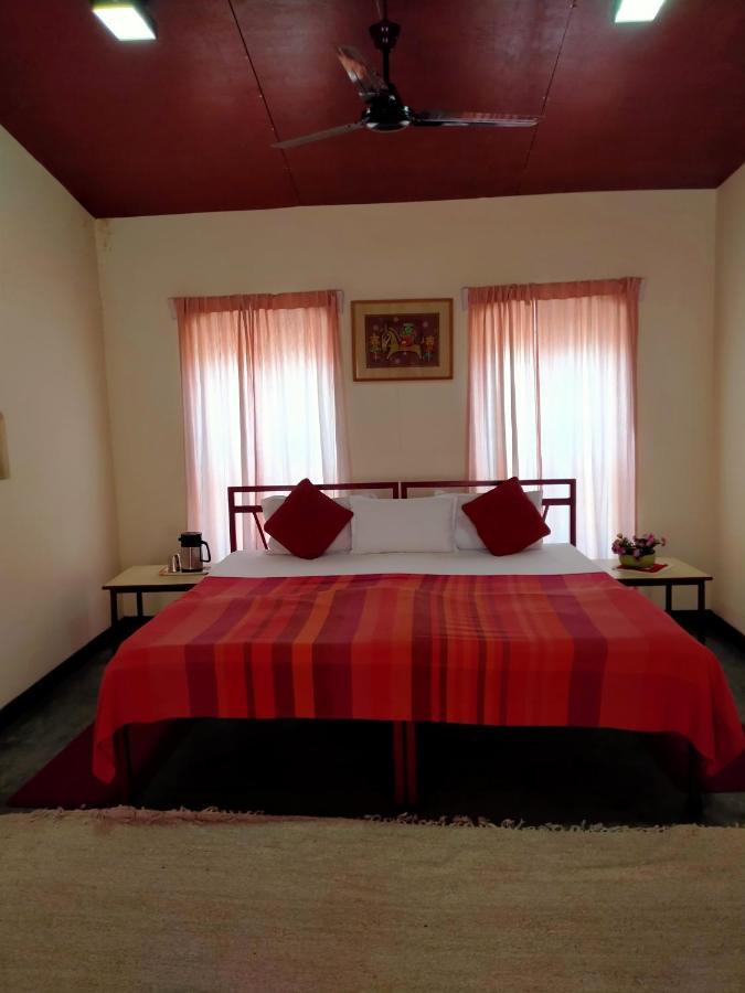 Naurang Yatri Niwas Hotell Garli Eksteriør bilde
