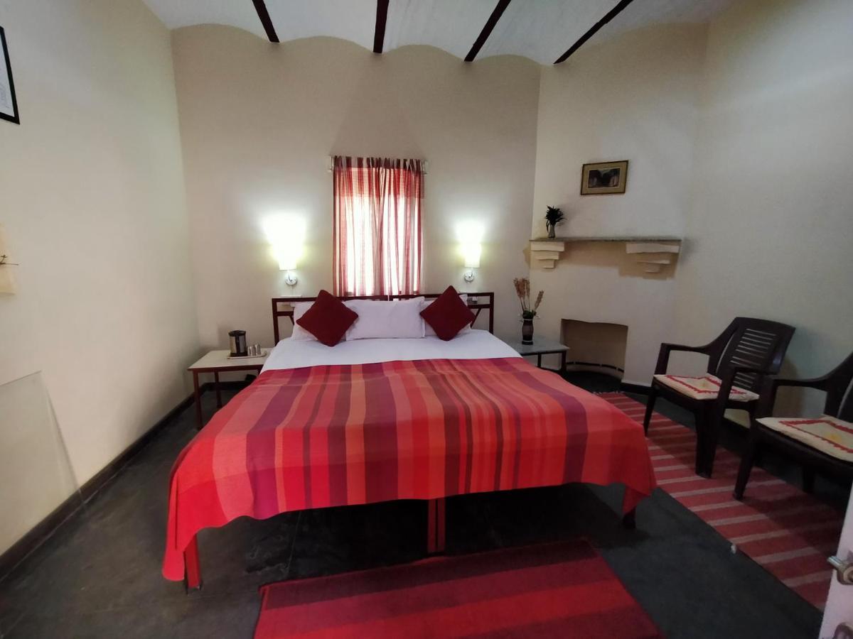 Naurang Yatri Niwas Hotell Garli Eksteriør bilde