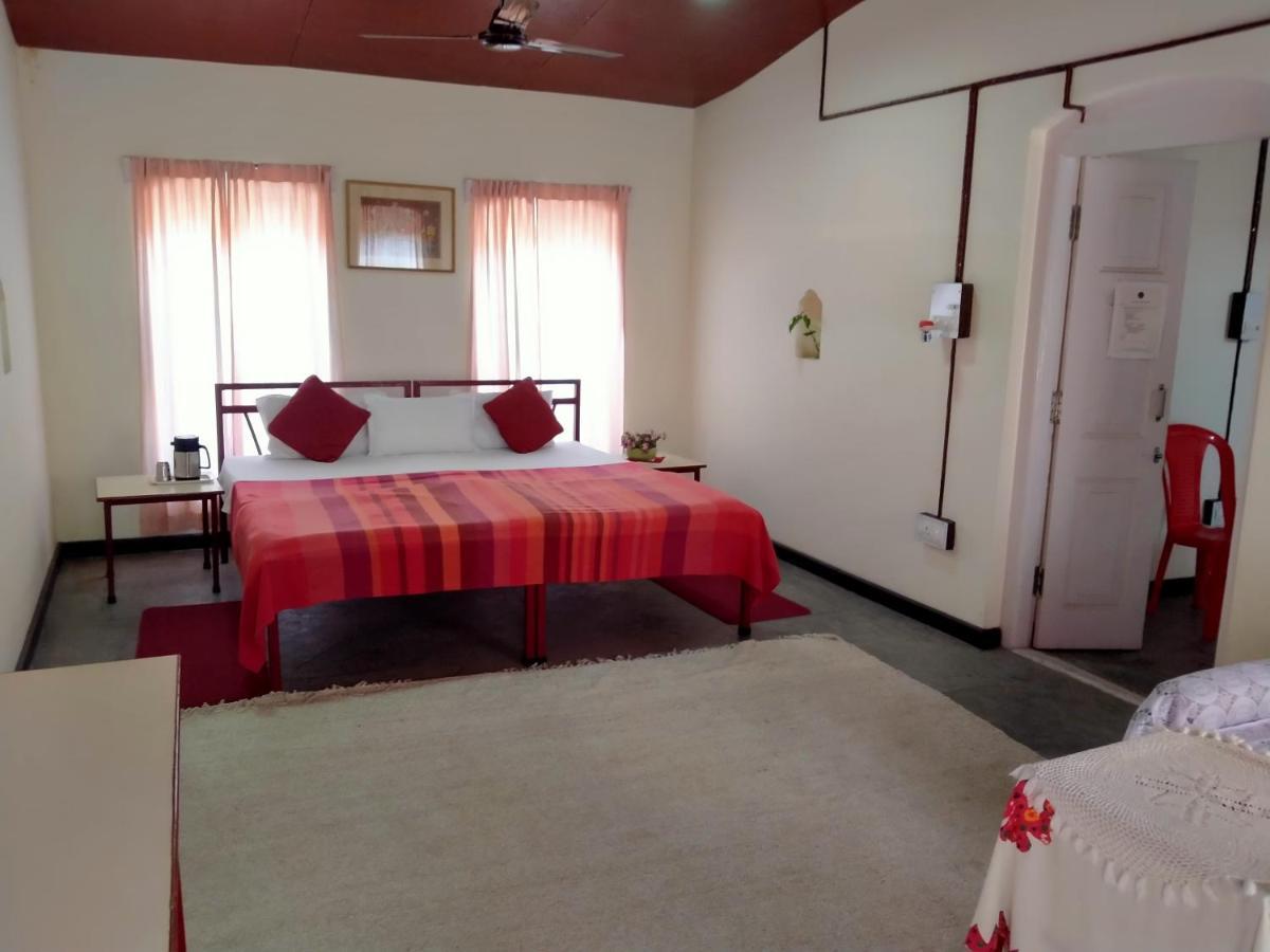 Naurang Yatri Niwas Hotell Garli Eksteriør bilde