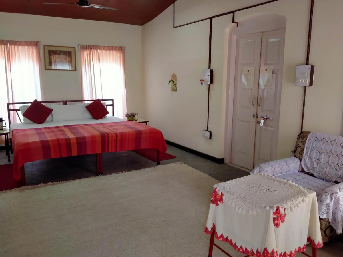 Naurang Yatri Niwas Hotell Garli Eksteriør bilde